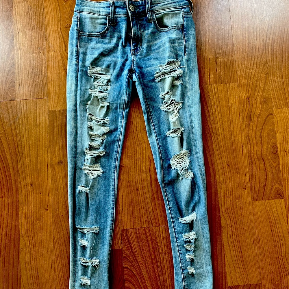 AE Skinny Ripped Jeans - very good condition